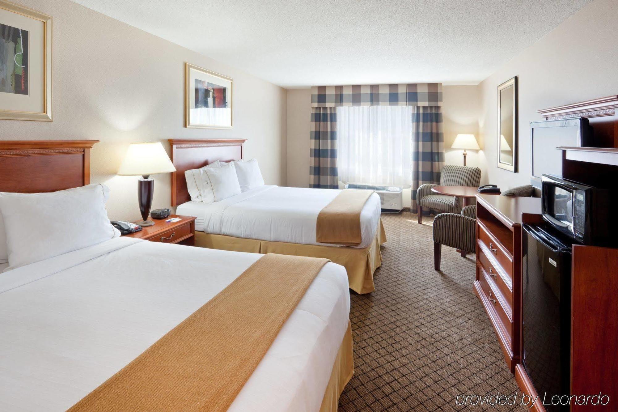 Holiday Inn Express & Suites Tilton By Ihg Exterior foto