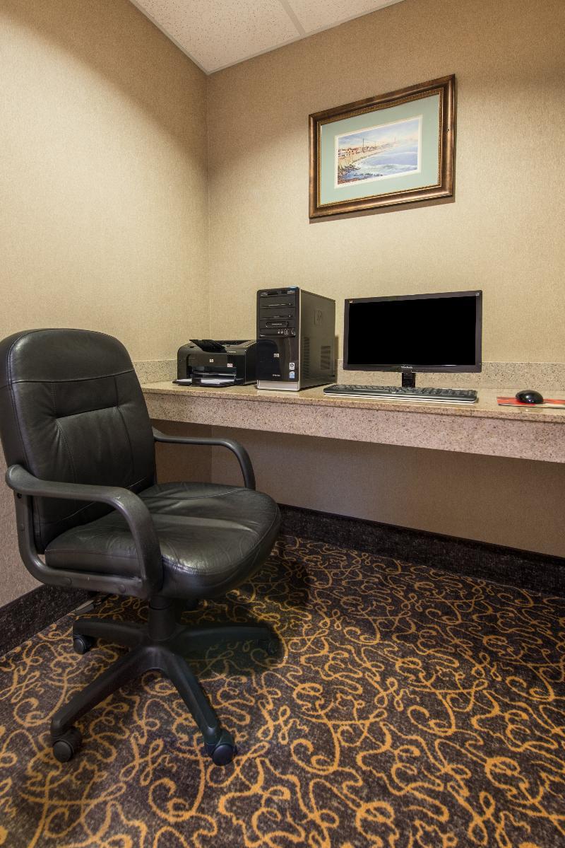 Holiday Inn Express & Suites Tilton By Ihg Exterior foto